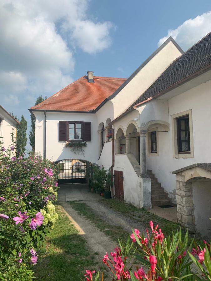 Ferienwohnungen Zum Briefmarkenhaus Moerbisch Am See Exterior photo